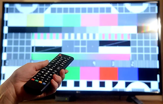 Неравномерно отображаются цвета -  телевизор Aiwa